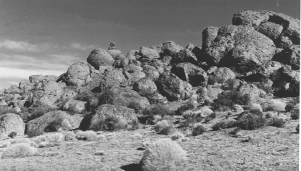 Fig. 5-5. Vista afloramiento Batolito de Capillitas, Sierras Pampeanas, Catamarca.